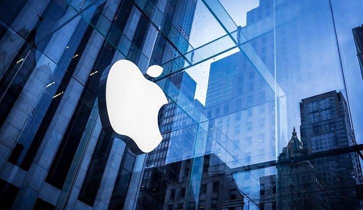 Apple&#8217;ın Hisseleri Düşüşe Geçti, Bir Finansçı