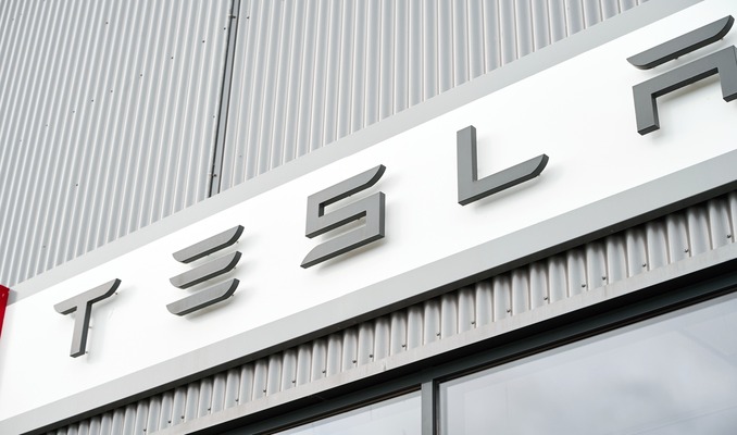 Tesla'nın piyasa değeri 1 trilyon dolara ulaştı